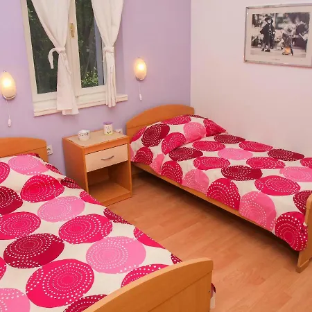 Apartman Nora *